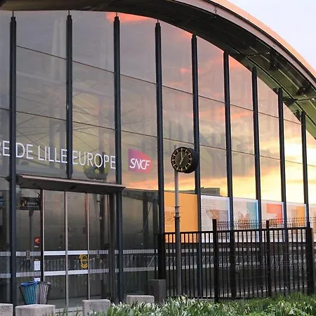 Maison Moderne De 3 Chambres, Proche Du Tram Gasthuis 3*